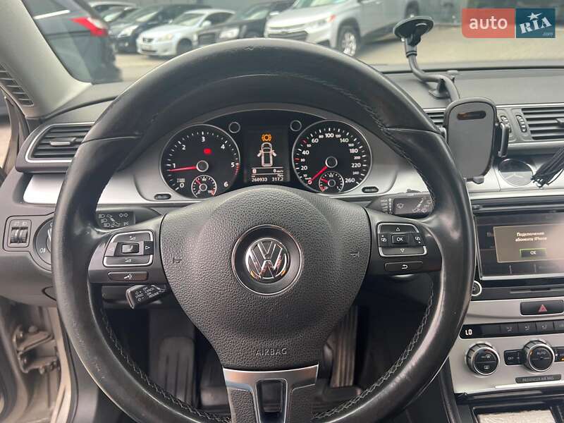 Універсал Volkswagen Passat 2013 в Львові