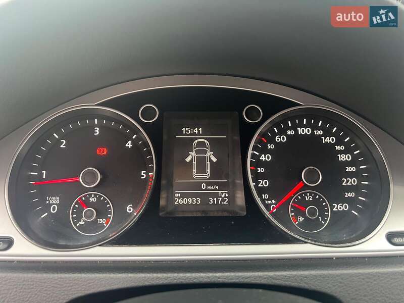 Універсал Volkswagen Passat 2013 в Львові