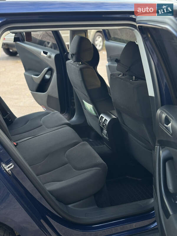 Универсал Volkswagen Passat 2008 в Житомире фото 4 Универсал Volkswagen Passat 2008 в Житомире