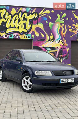 Седан Volkswagen Passat 1997 в Каменец-Подольском