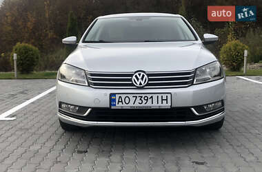 Седан Volkswagen Passat 2011 в Ужгороде