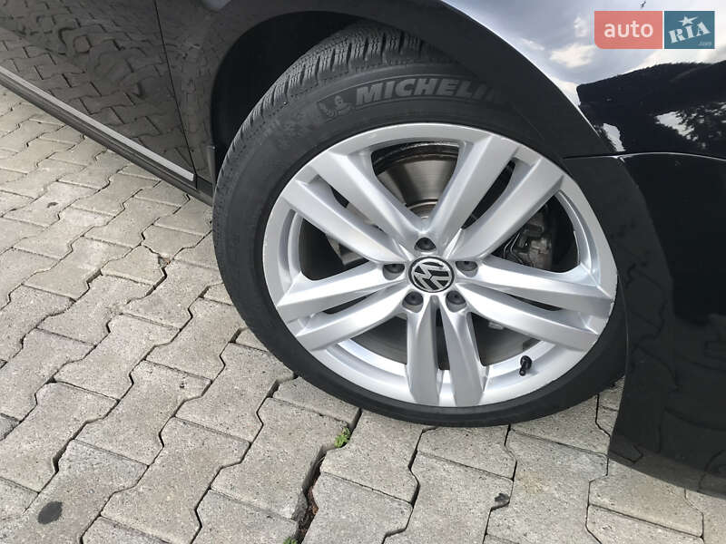 Універсал Volkswagen Passat 2013 в Чернівцях