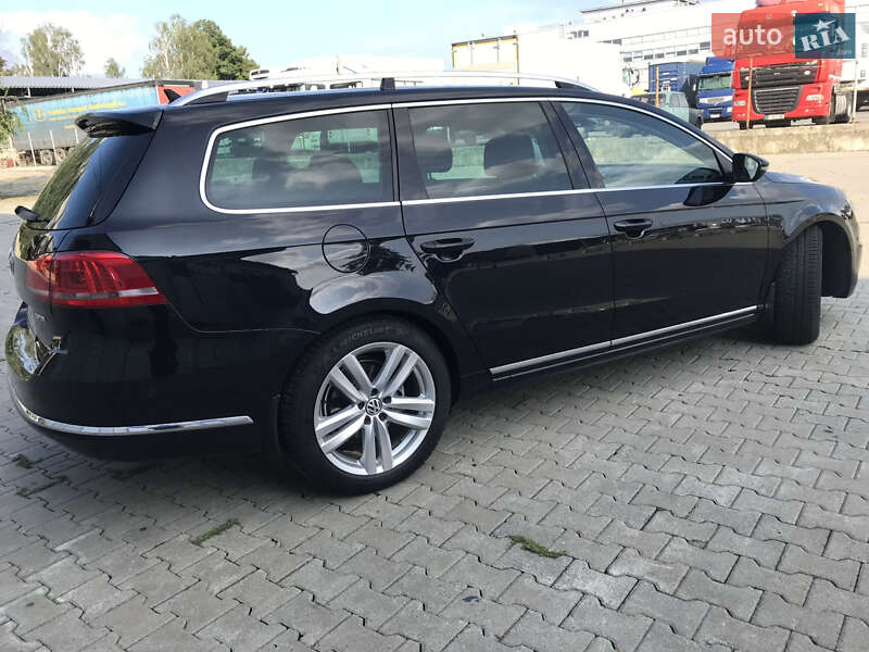 Універсал Volkswagen Passat 2013 в Чернівцях