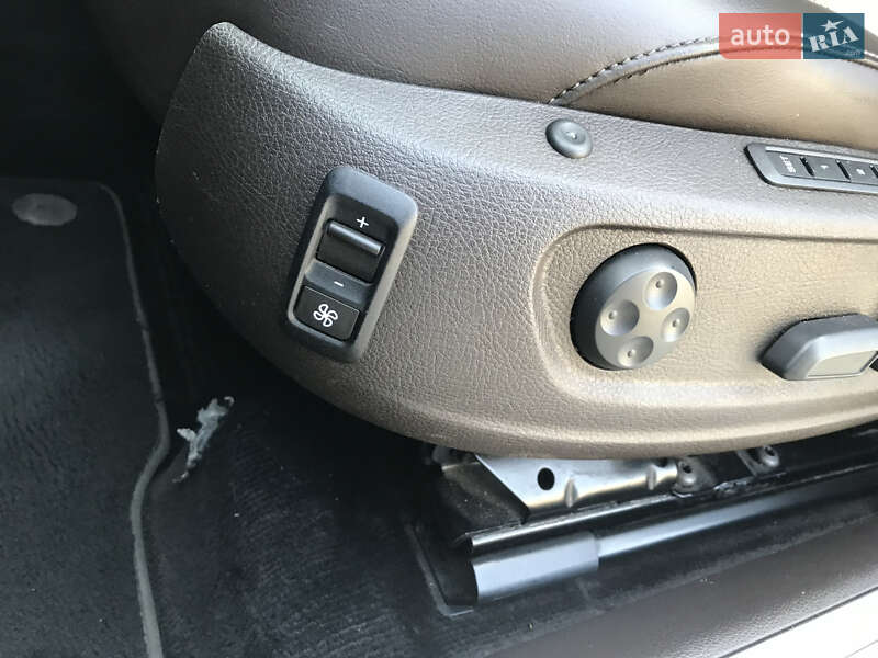 Універсал Volkswagen Passat 2013 в Чернівцях