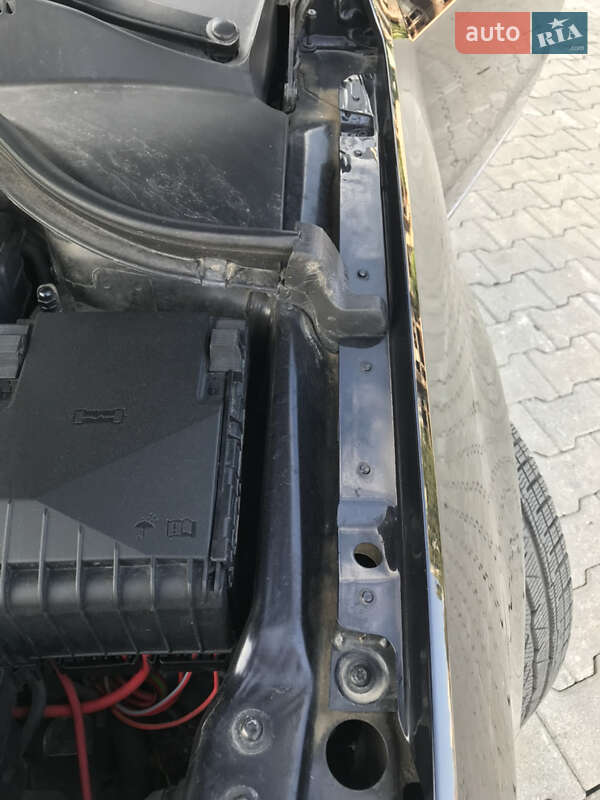 Універсал Volkswagen Passat 2013 в Чернівцях