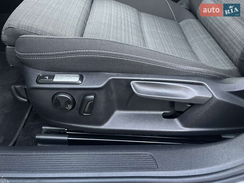 Универсал Volkswagen Passat 2021 в Дунаевцах фото 22 Универсал Volkswagen Passat 2021 в Дунаевцах