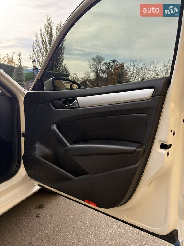 Седан Volkswagen Passat 2012 в Киеве фото 11 Седан Volkswagen Passat 2012 в Киеве