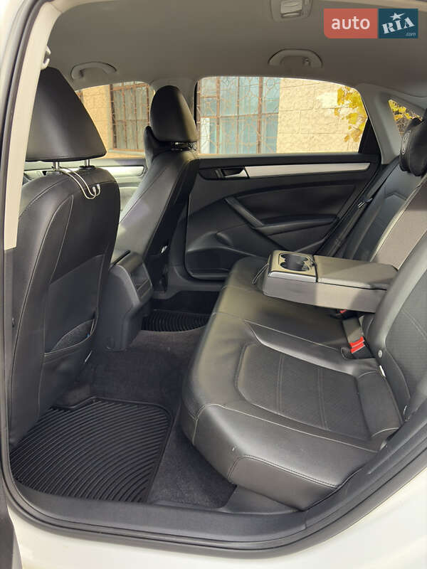Седан Volkswagen Passat 2012 в Киеве фото 29 Седан Volkswagen Passat 2012 в Киеве
