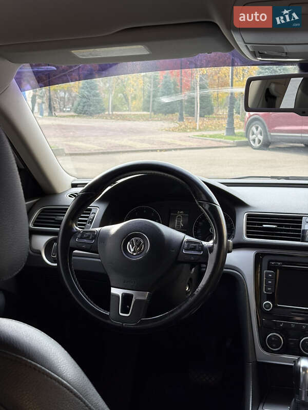 Седан Volkswagen Passat 2012 в Киеве фото 34 Седан Volkswagen Passat 2012 в Киеве
