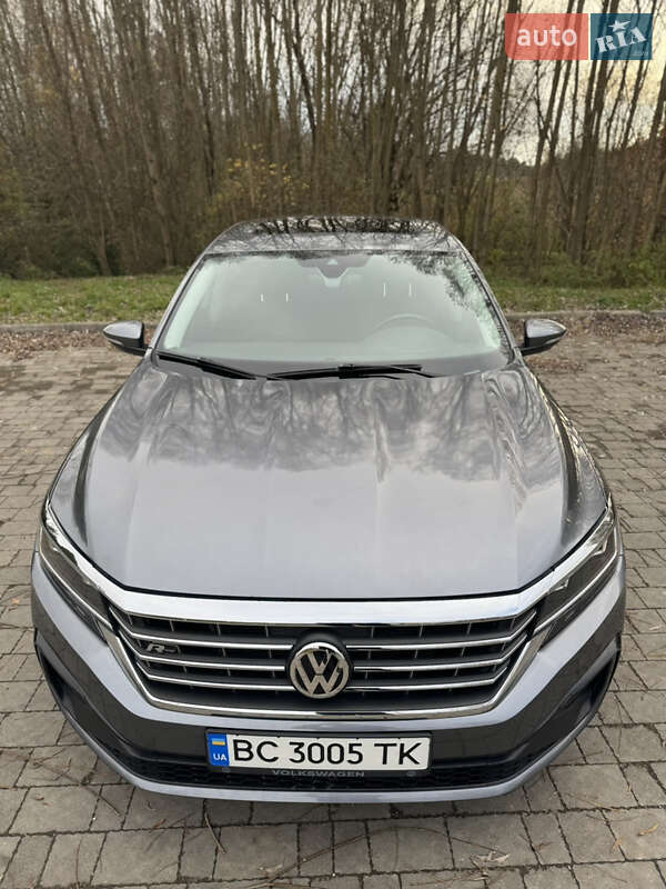 Седан Volkswagen Passat 2020 в Львові