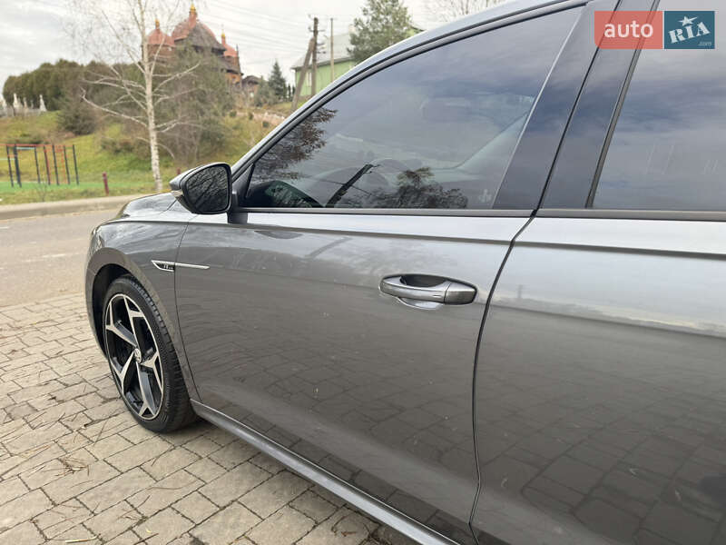 Седан Volkswagen Passat 2020 в Львові