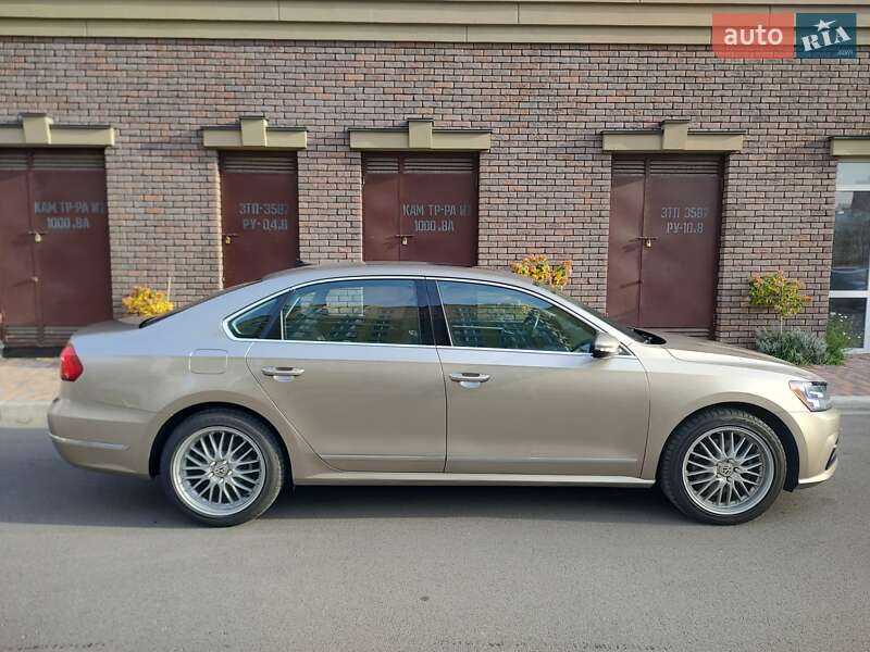 Седан Volkswagen Passat 2016 в Киеве