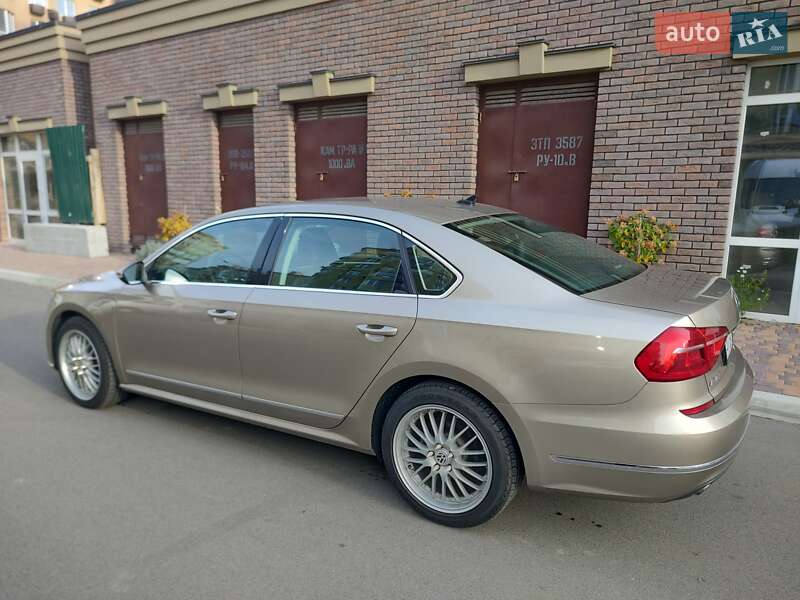 Седан Volkswagen Passat 2016 в Киеве