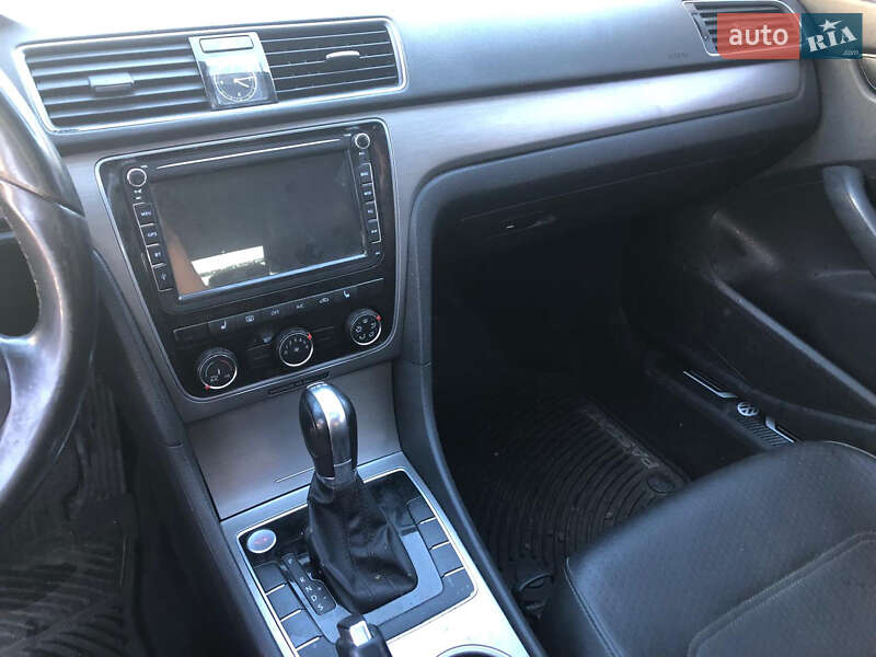 Седан Volkswagen Passat 2013 в Кропивницком