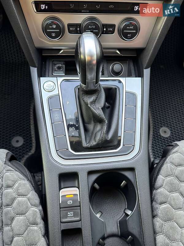 Универсал Volkswagen Passat 2015 в Ивано-Франковске фото 14 Универсал Volkswagen Passat 2015 в Ивано-Франковске