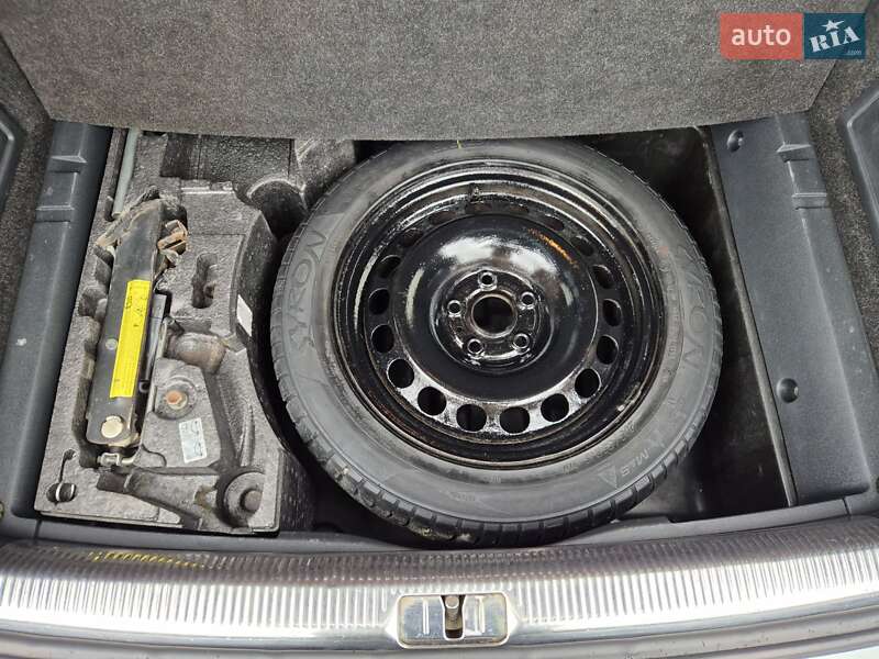 Универсал Volkswagen Passat 2006 в Ивано-Франковске