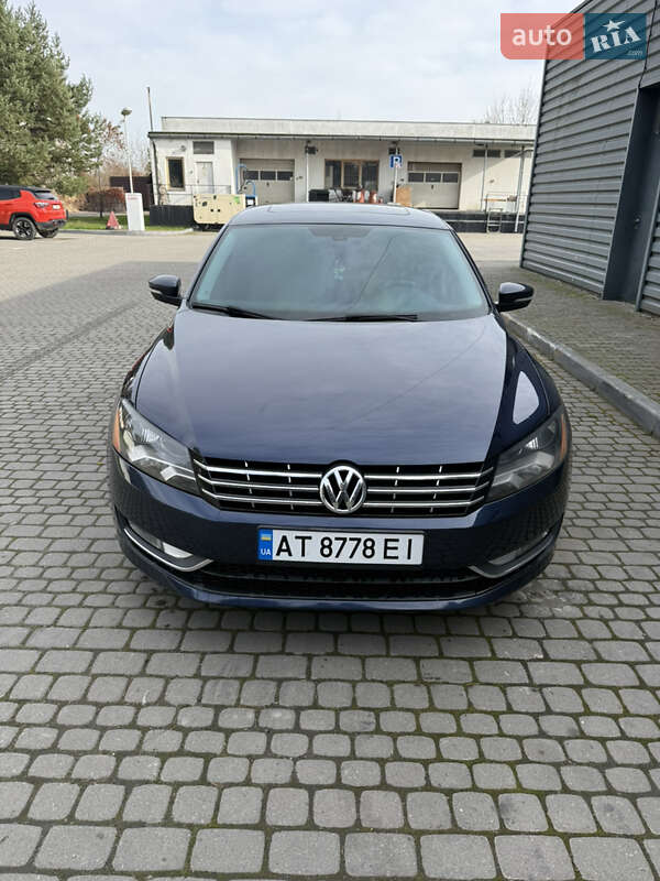 Седан Volkswagen Passat 2014 в Ивано-Франковске