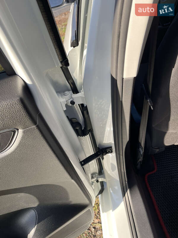 Седан Volkswagen Passat 2018 в Киеве фото 17 Седан Volkswagen Passat 2018 в Киеве