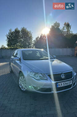Седан Volkswagen Passat 2010 в Сарнах