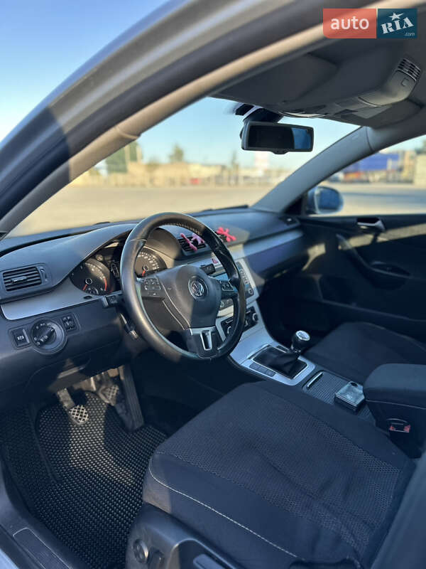 Седан Volkswagen Passat 2010 в Сарнах фото 11 Седан Volkswagen Passat 2010 в Сарнах