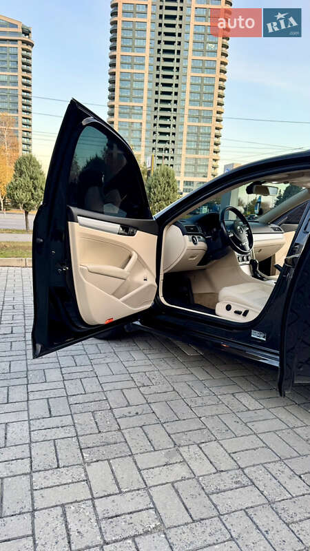 Седан Volkswagen Passat 2012 в Дніпрі