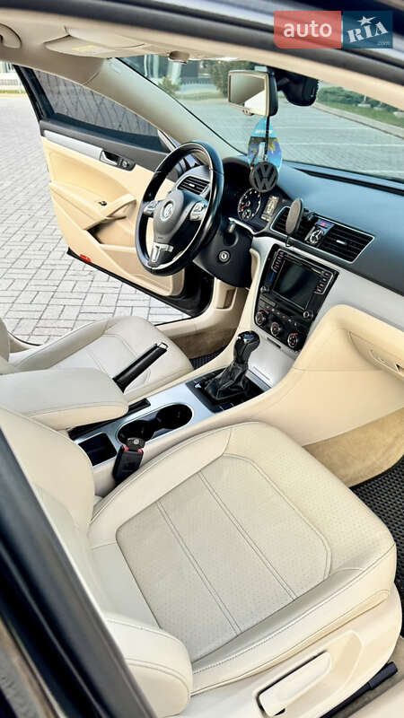Седан Volkswagen Passat 2012 в Дніпрі