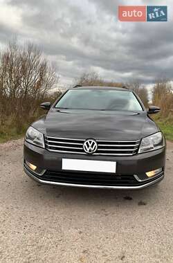 Універсал Volkswagen Passat 2011 в Овручі