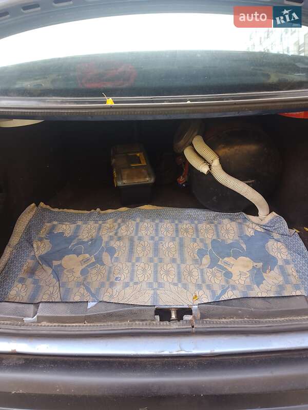 Седан Volkswagen Passat 1993 в Киеве фото 7 Седан Volkswagen Passat 1993 в Киеве