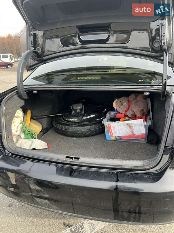 Седан Volkswagen Passat 2012 в Киеве