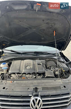 Седан Volkswagen Passat 2012 в Киеве