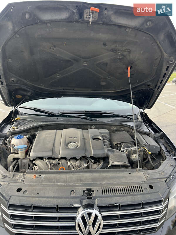 Седан Volkswagen Passat 2012 в Киеве