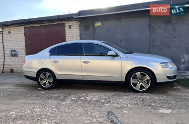 Седан Volkswagen Passat 2010 в Южноукраїнську