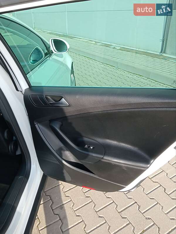 Универсал Volkswagen Passat 2009 в Киеве фото 28 Универсал Volkswagen Passat 2009 в Киеве