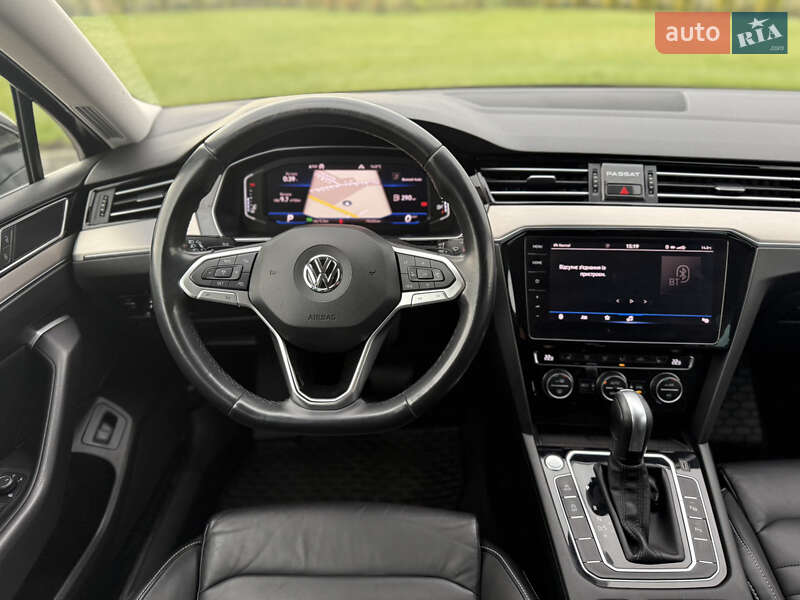 Седан Volkswagen Passat 2019 в Луцьку