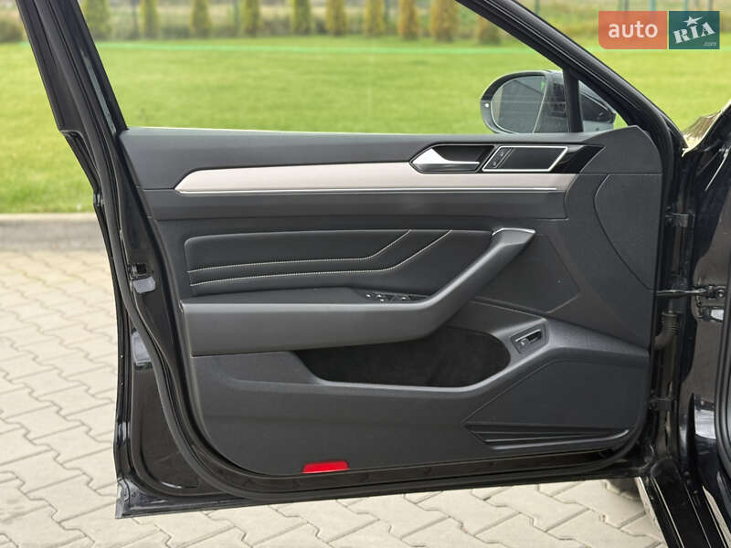 Седан Volkswagen Passat 2019 в Луцьку