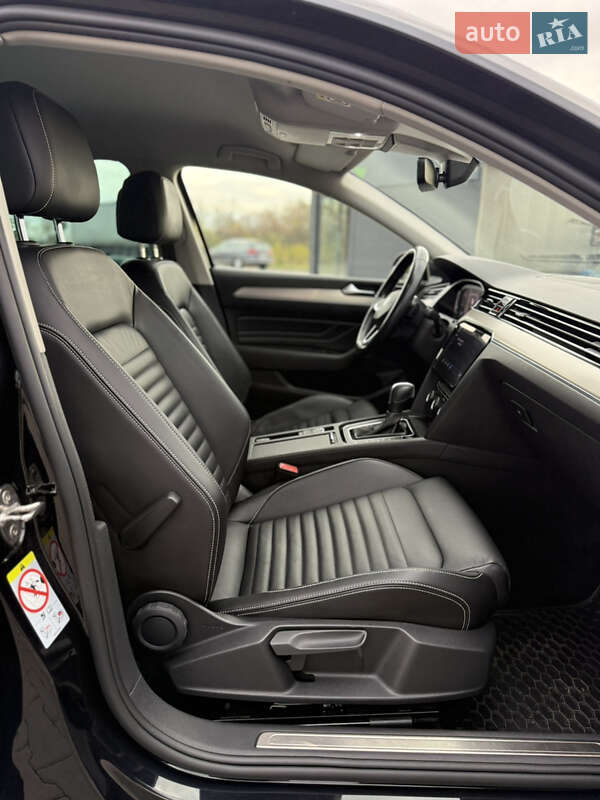 Седан Volkswagen Passat 2019 в Луцьку