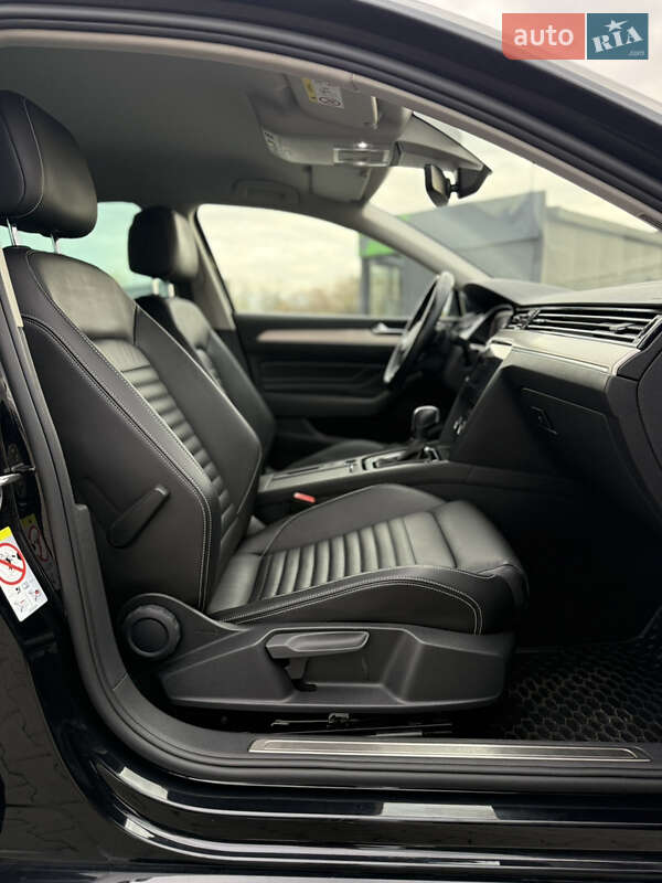 Седан Volkswagen Passat 2019 в Луцьку