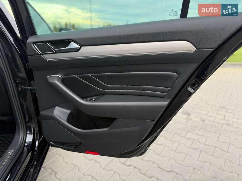Седан Volkswagen Passat 2019 в Луцьку