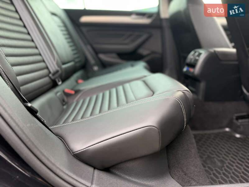 Седан Volkswagen Passat 2019 в Луцьку