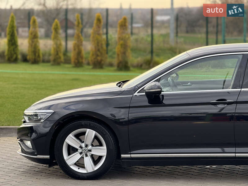 Седан Volkswagen Passat 2019 в Луцьку