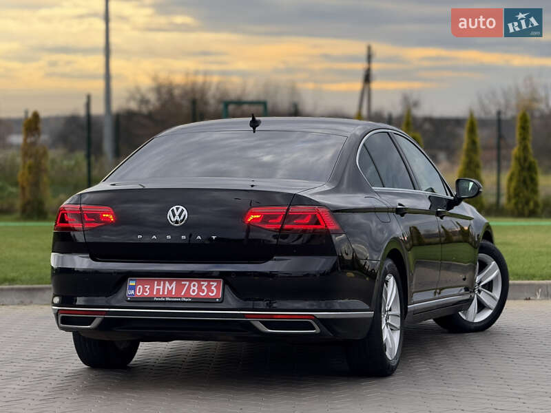 Седан Volkswagen Passat 2019 в Луцьку