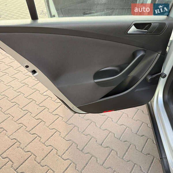 Седан Volkswagen Passat 2009 в Виннице