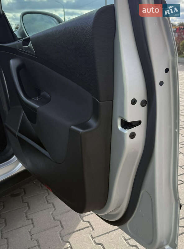 Седан Volkswagen Passat 2009 в Виннице