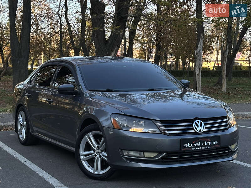 Седан Volkswagen Passat 2012 в Николаеве