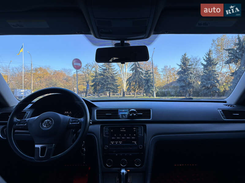 Седан Volkswagen Passat 2012 в Николаеве