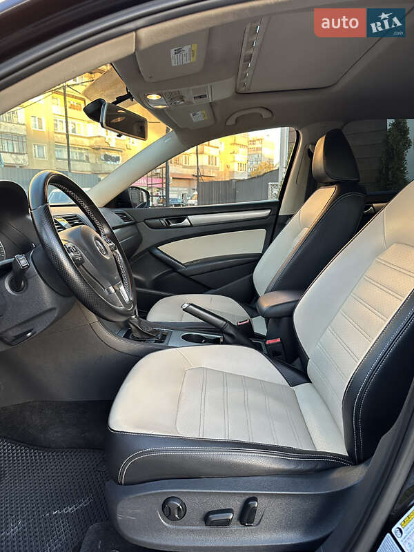 Седан Volkswagen Passat 2015 в Ивано-Франковске