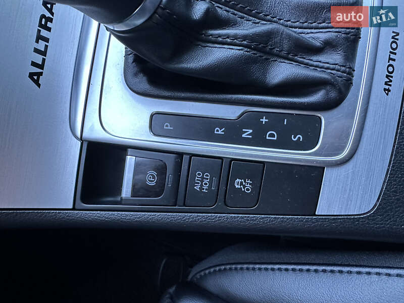 Універсал Volkswagen Passat 2014 в Львові