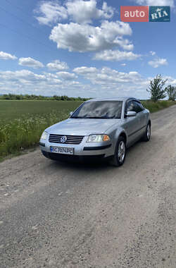 Седан Volkswagen Passat 2002 в Львове