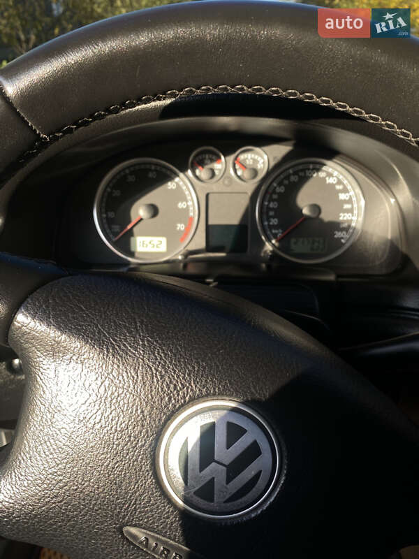 Седан Volkswagen Passat 2002 в Львові