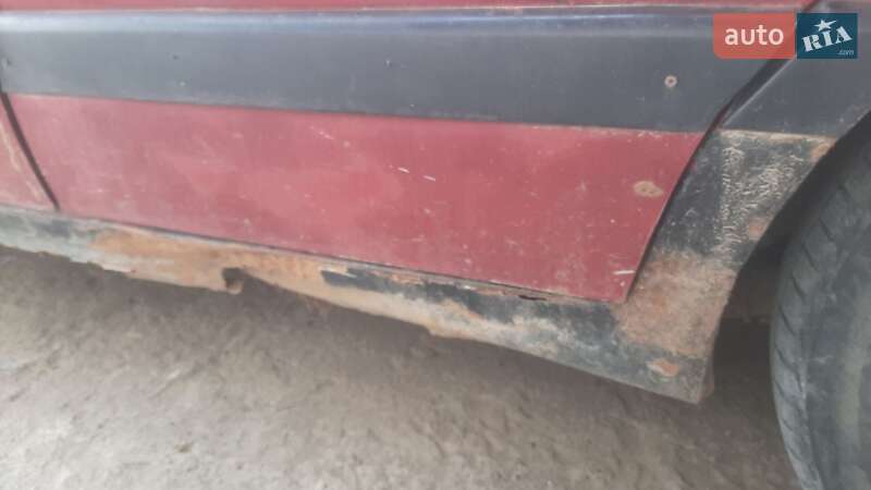 Седан Volkswagen Passat 1991 в Вижнице